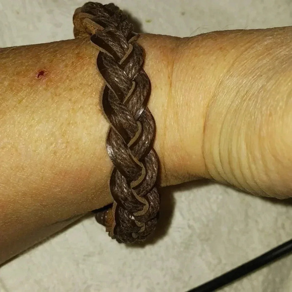 Handmade Leather Unisex Bracelet - Picture 2 of 4